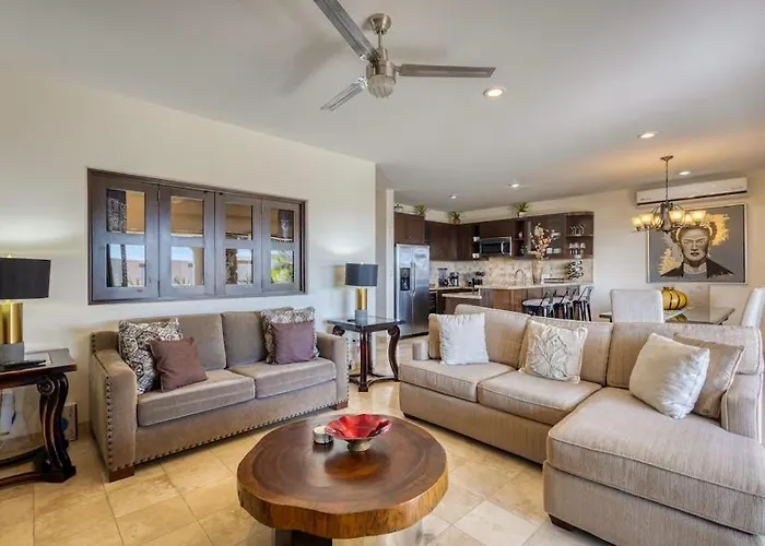 Сasa de vacaciones Stylish With Pool, Ocean Views, Fitness & Private Patio Grill *