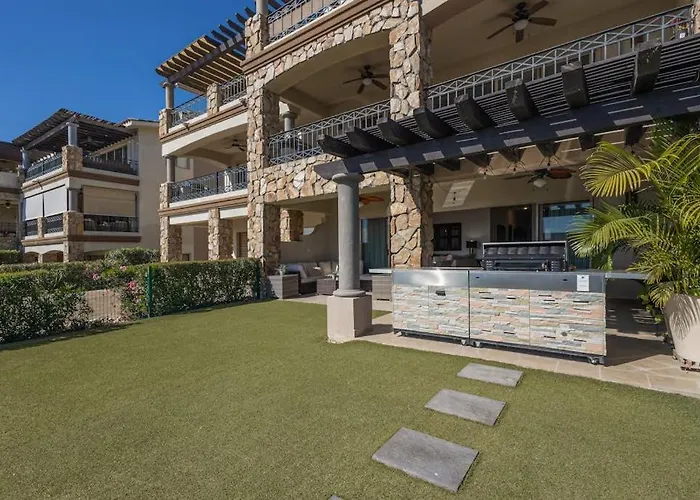 Stylish With Pool, Ocean Views, Fitness & Private Patio Grill Сasa de vacaciones
