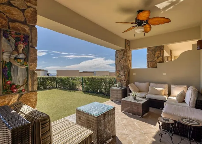 Сasa de vacaciones Stylish With Pool, Ocean Views, Fitness & Private Patio Grill *