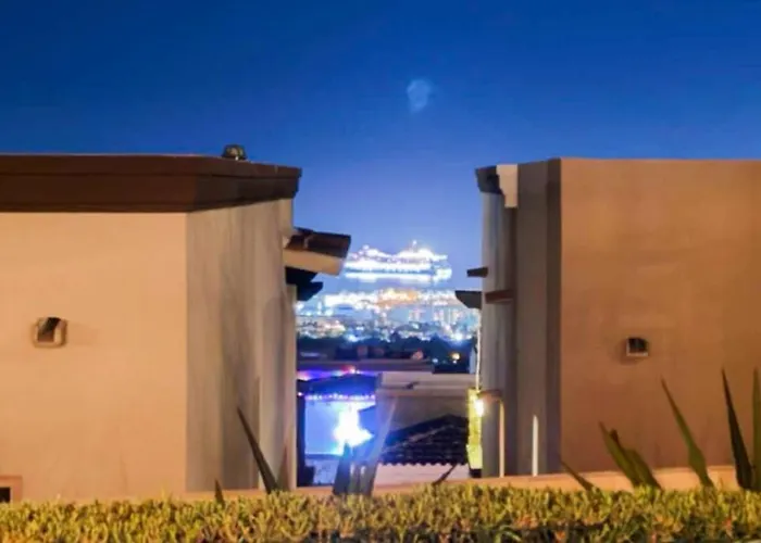 Сasa de vacaciones Stylish With Pool, Ocean Views, Fitness & Private Patio Grill