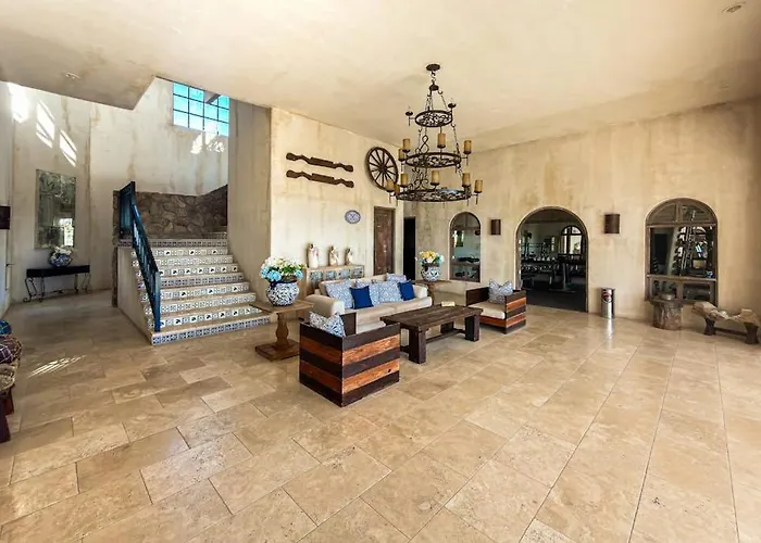Stylish With Pool, Ocean Views, Fitness & Private Patio Grill Сasa de vacaciones Cabo San Lucas